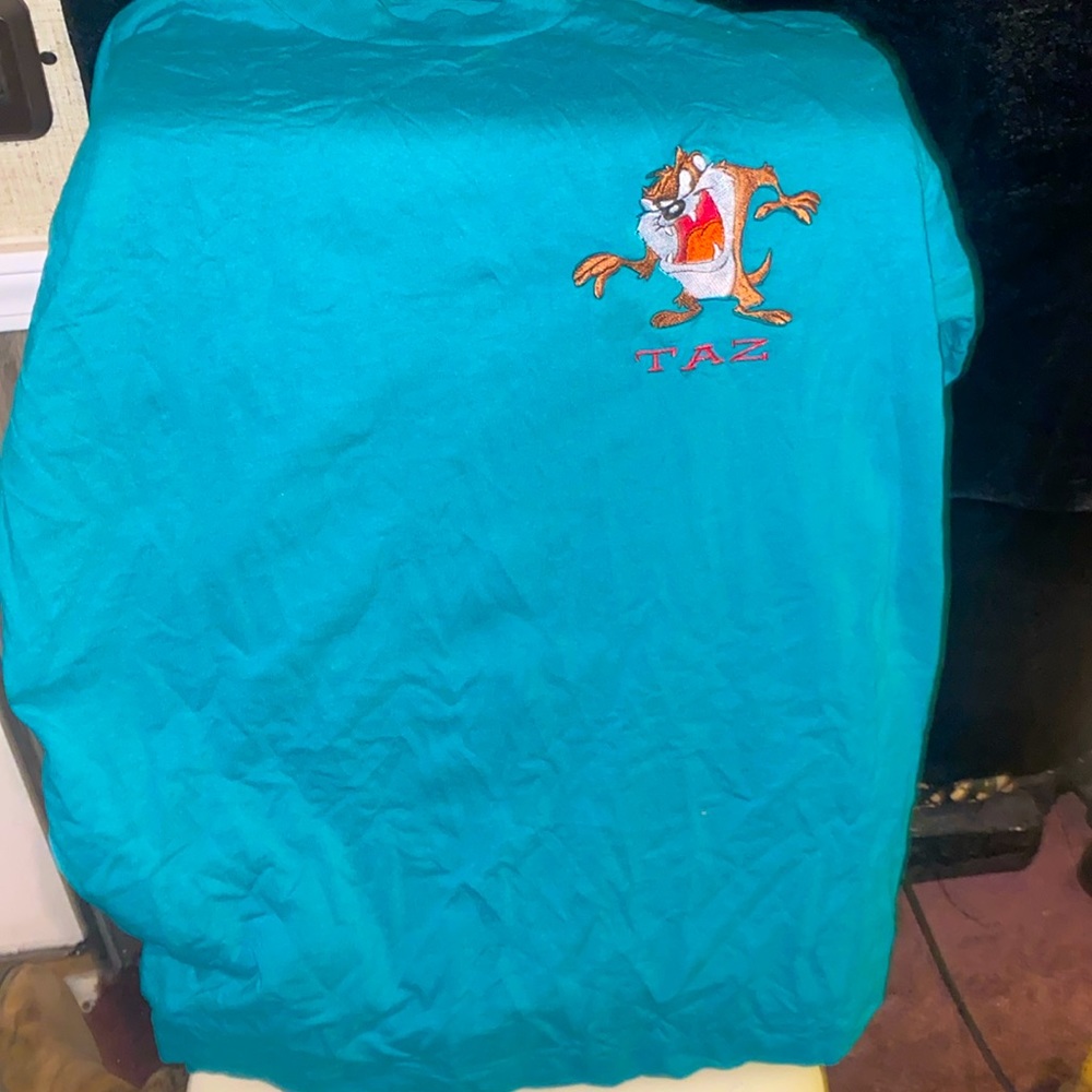 Green short sleeve taz shirt